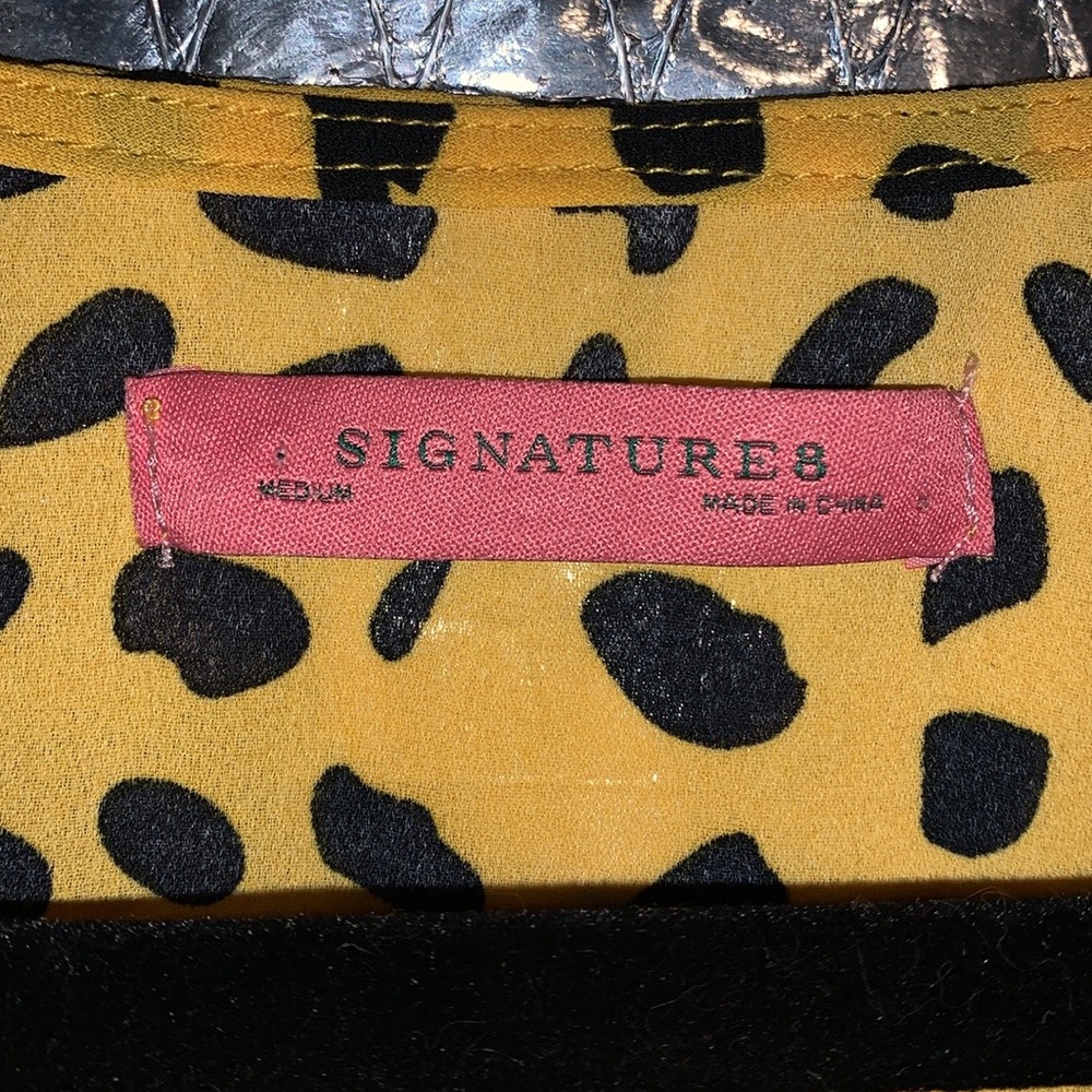 Cropped Top by Signature - Picture 2 of 2